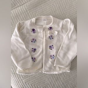 Girls floral sweater! 💜